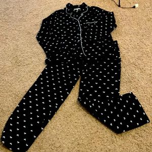 Lightly worn Company NY Ellen Tracy 2-piece cozy pajama set, size XL.